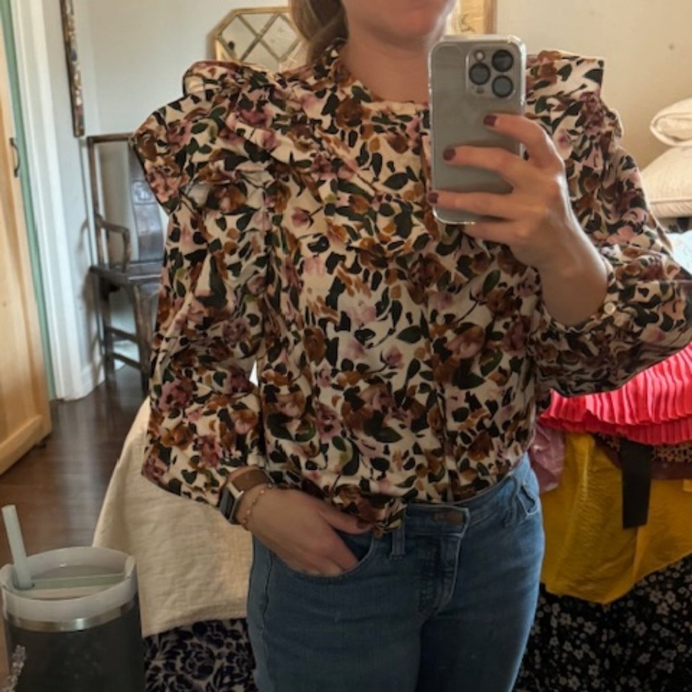 Something Navy Floral Ruffle Sleeve Blouse - Size Small